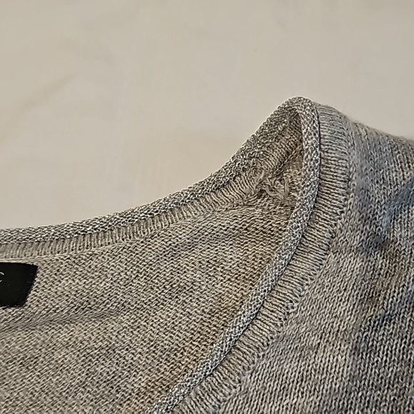 Grey banana Republic sweater - Picture 4 of 4